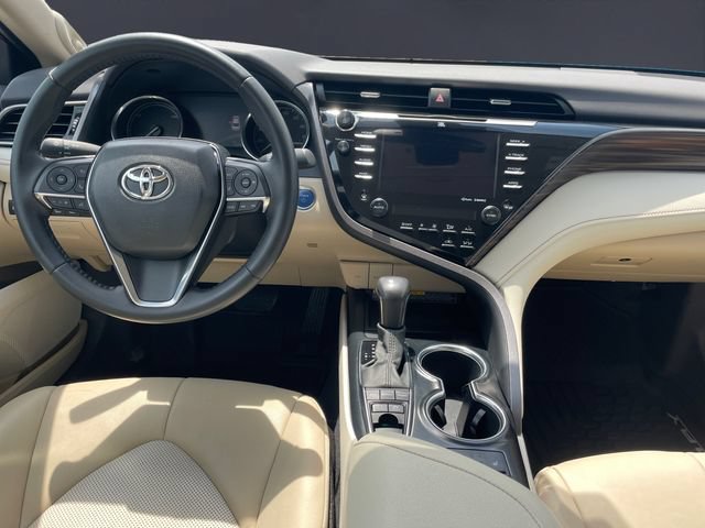 Used 2020 Toyota Camry XLE w/ Sunroof Package FWD image 10