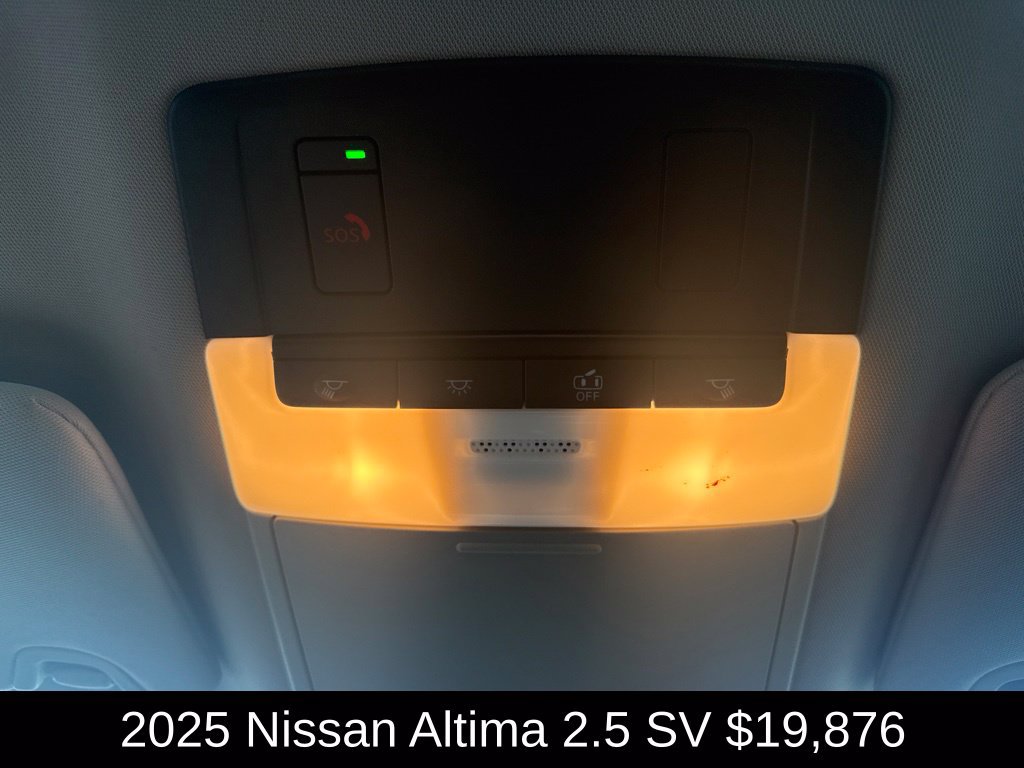 Used 2025 Nissan Altima 2.5 SV FWD image 32