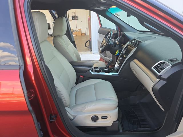 Used 2014 Ford Explorer XLT w/ Equipment Group 202A image 20