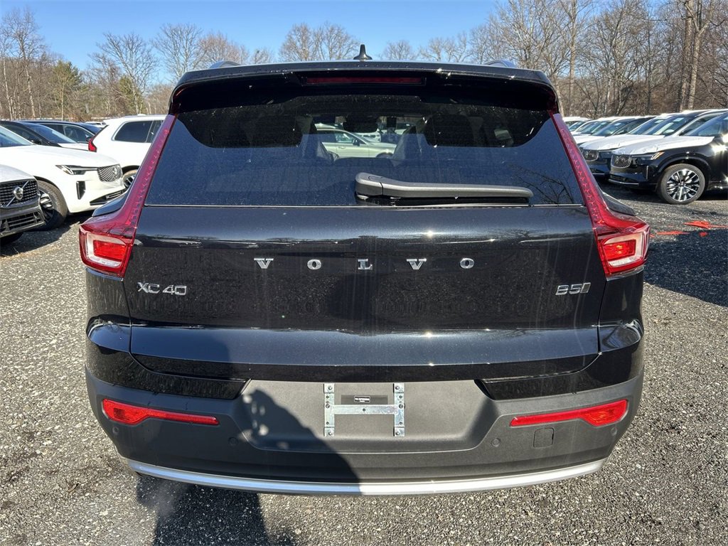 New 2025 Volvo XC40 B5 Ultra w/ Protection Package Premier image 16