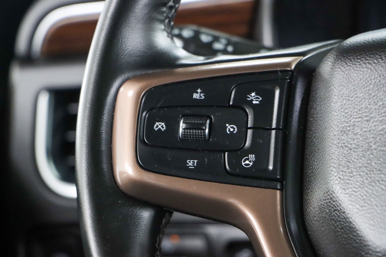 Used 2023 Chevrolet Tahoe High Country w/ Premium Package AWD/4WD image 14