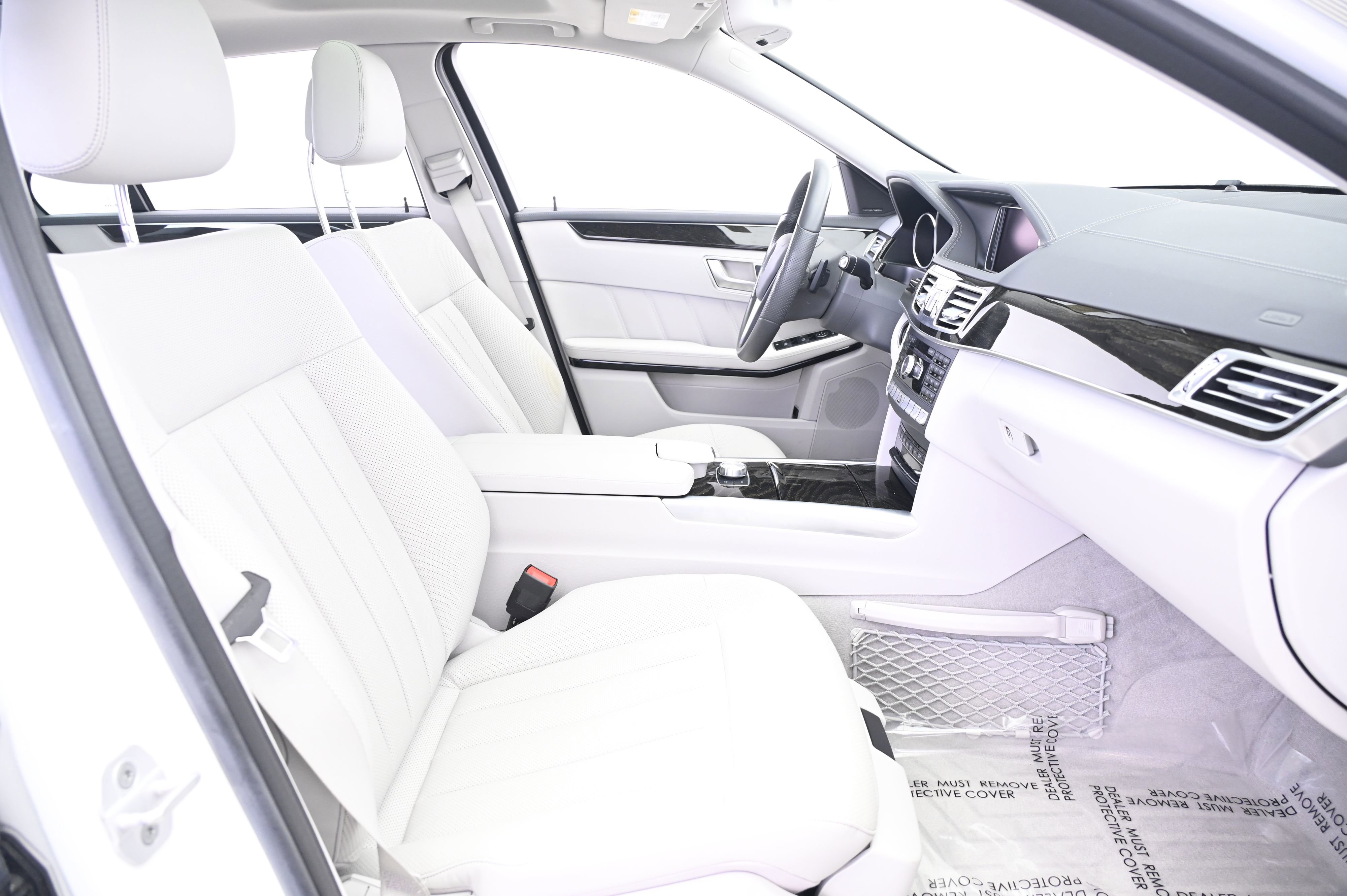 Used 2015 Mercedes-Benz E 400 4MATIC Sedan image 23