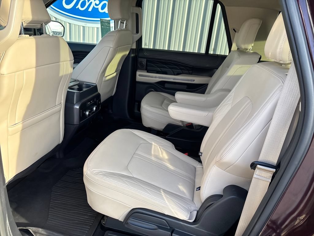 Used 2024 Ford Expedition Max Platinum AWD/4WD image 31