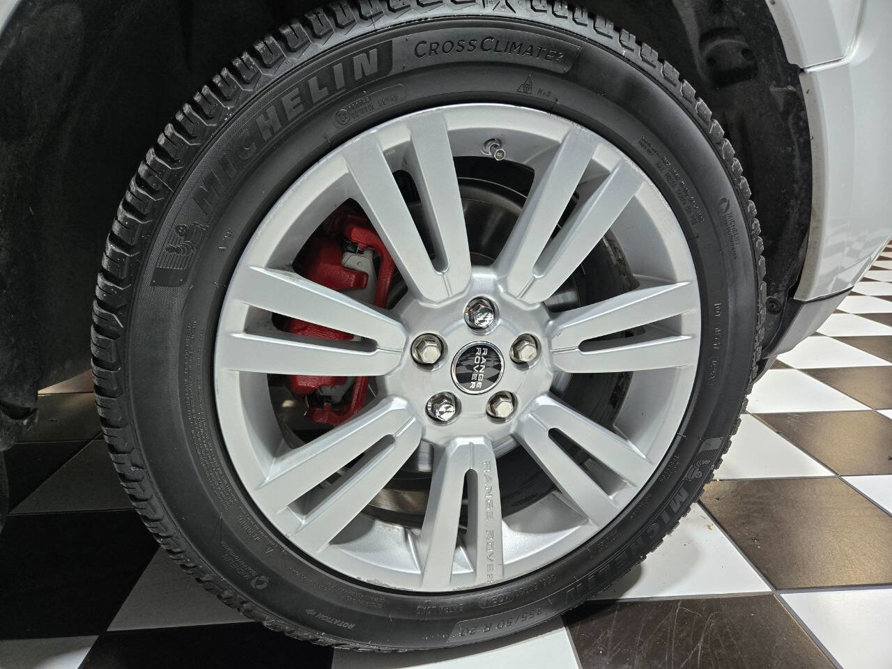 Used 2012 Land Rover Range Rover HSE LUX image 31