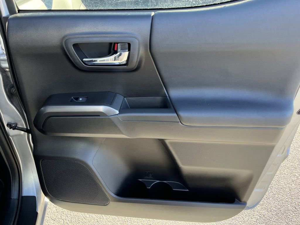 Used 2020 Toyota Tacoma TRD Off-Road image 18