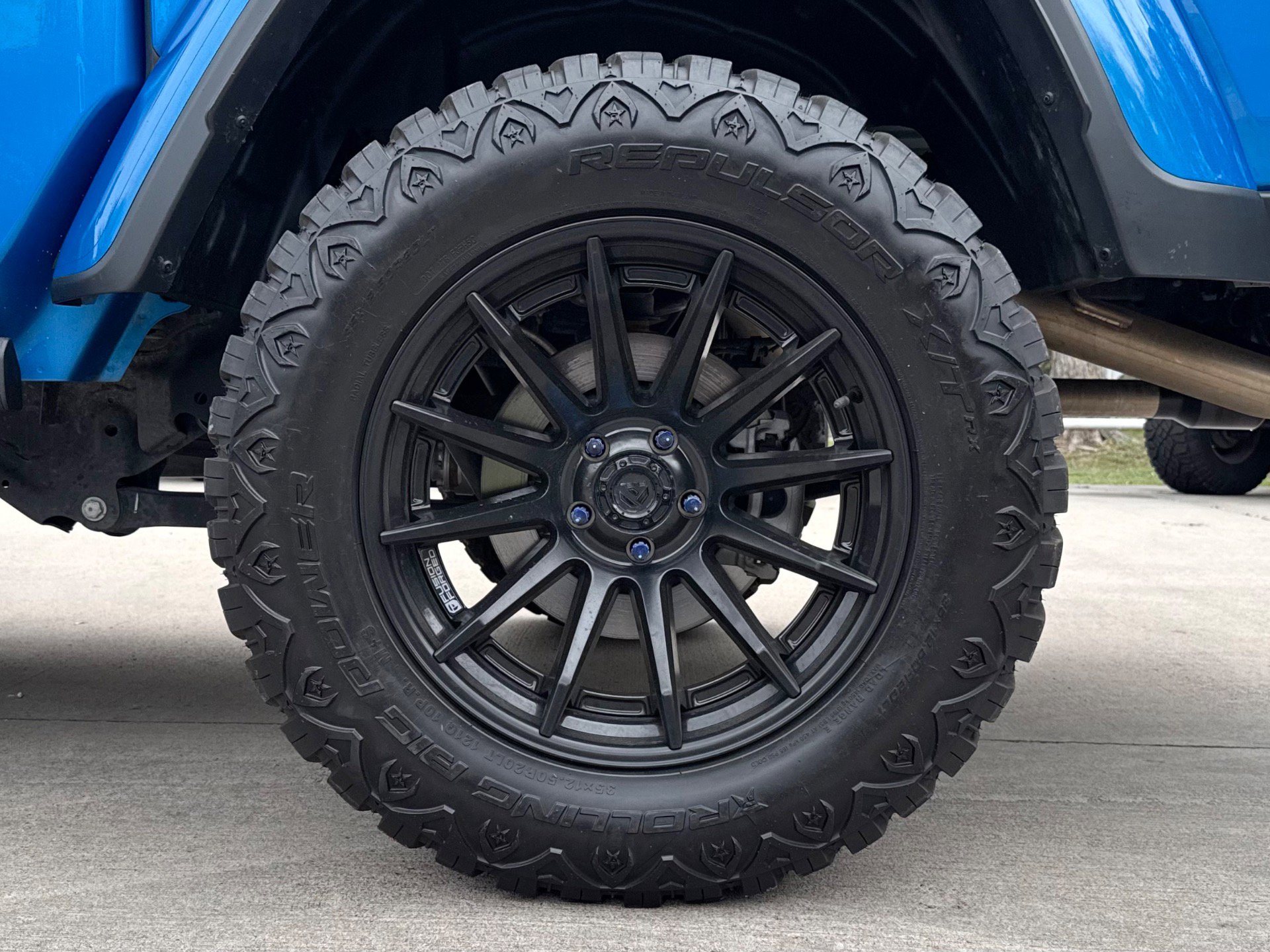 Used 2023 Jeep Gladiator Sport image 8