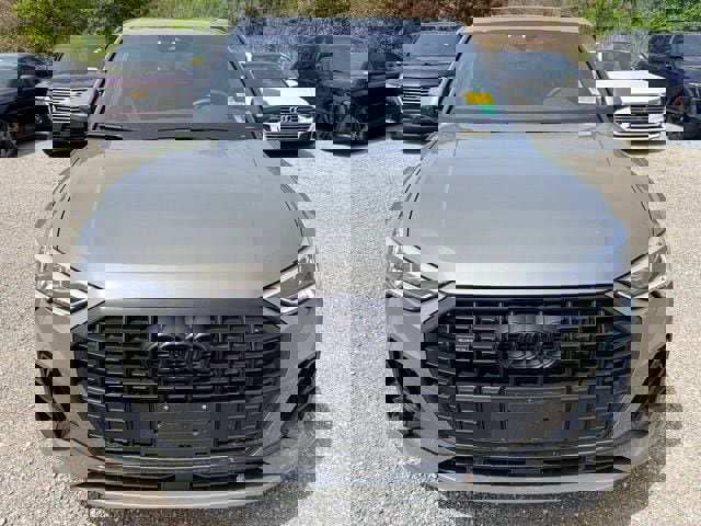 Used 2025 Audi Q3 2.0T Premium w/ Convenience Package AWD/4WD image 2