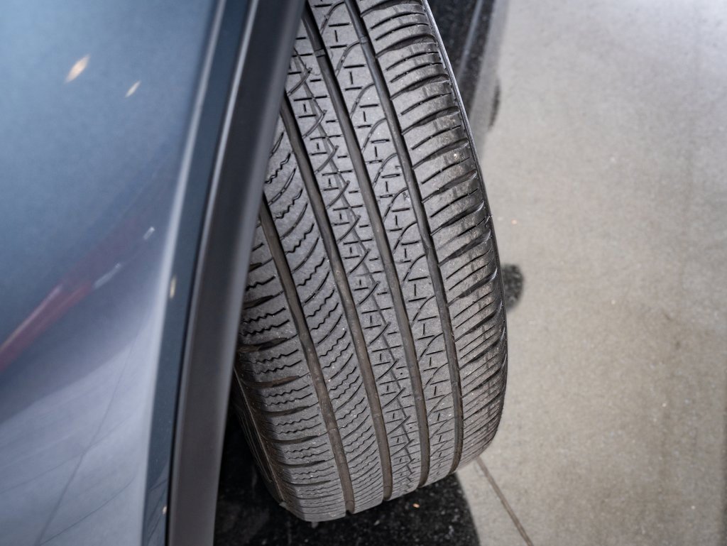 Used 2022 Land Rover Discovery Sport SE image 37