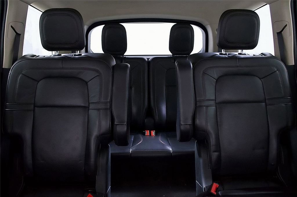 Used 2023 Lincoln Aviator Reserve w/ Equipment Group 201A image 19