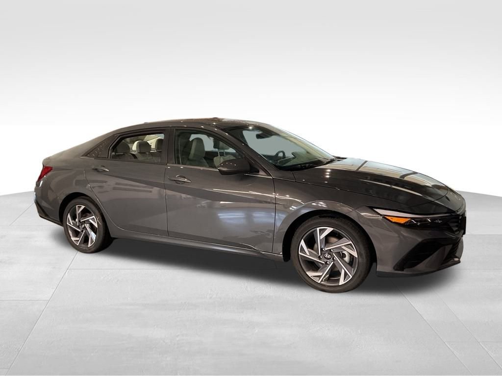 New 2026 Hyundai Elantra Limited w/ Cargo Package FWD image 2