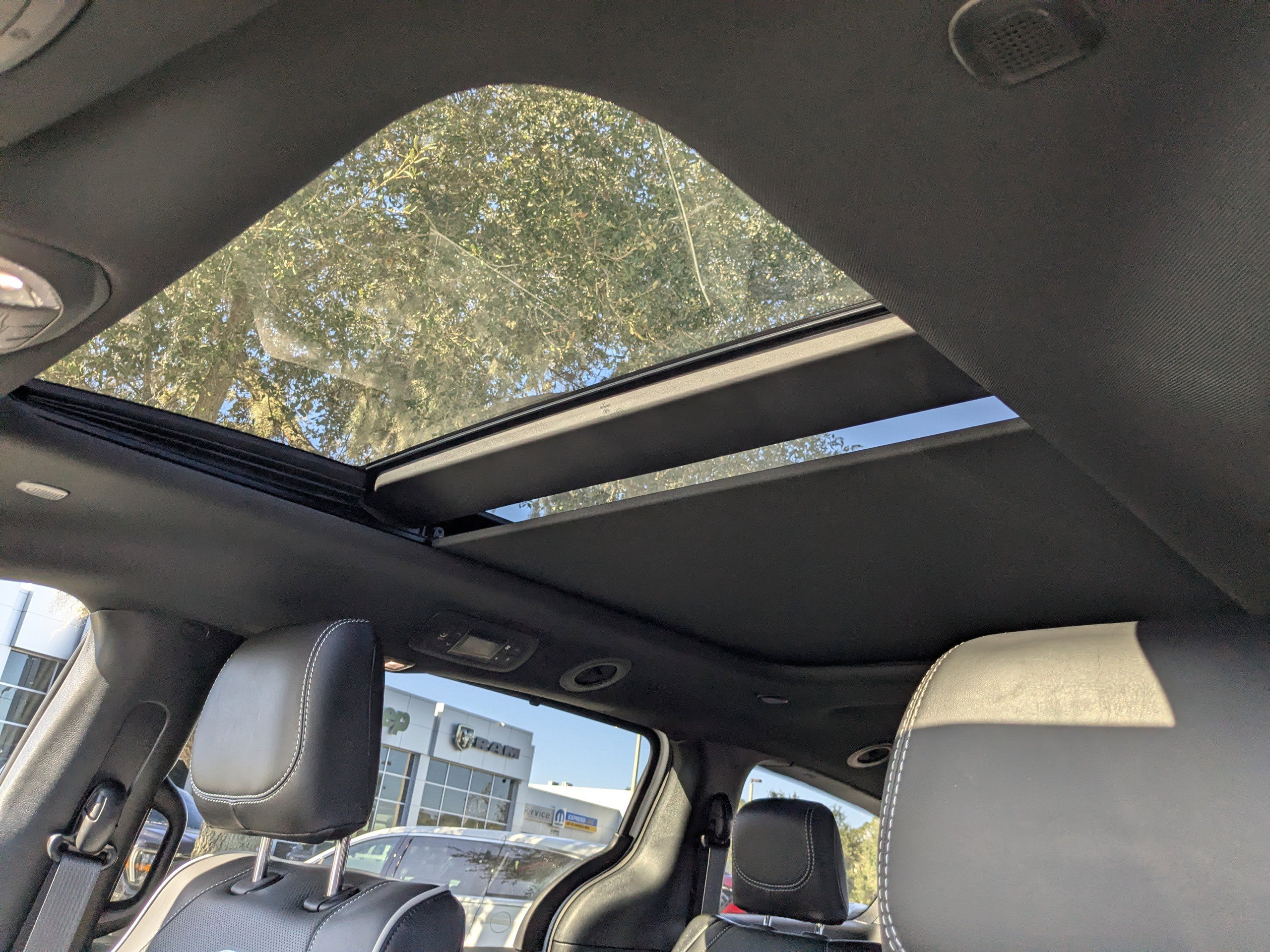 New 2026 Chrysler Pacifica Limited w/ S Appearance Package image 19