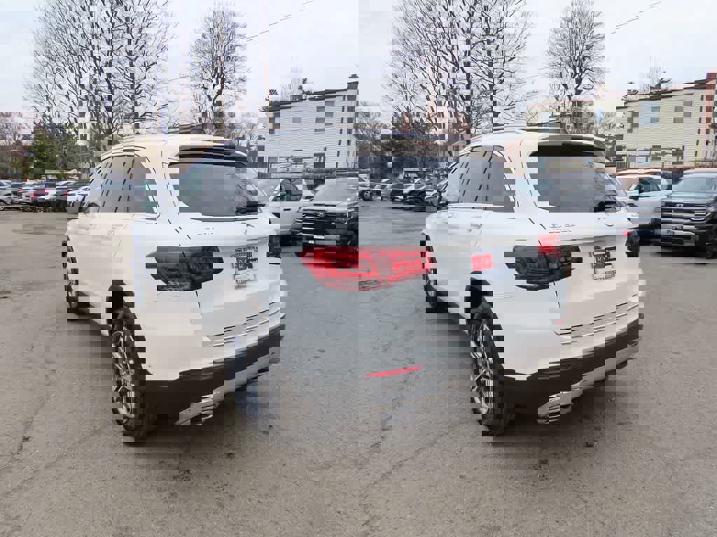 Used 2021 Mercedes-Benz GLC 300 4MATIC image 4