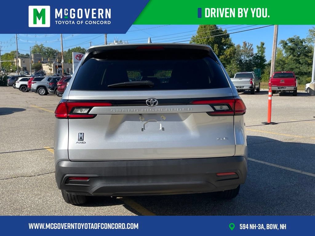 Used 2026 Toyota Grand Highlander AWD image 4