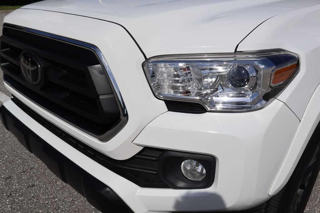 Certified 2022 Toyota Tacoma SR5 w/ Technology Package RWD image 3