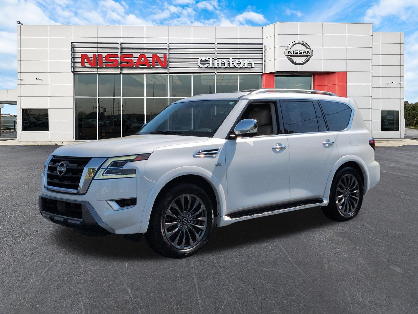 Used 2022 Nissan Armada Platinum w/ Captain's Chairs Package RWD image 7