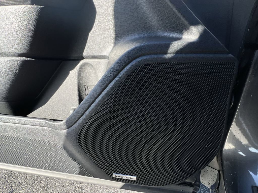 Certified 2025 Subaru Forester Limited image 25