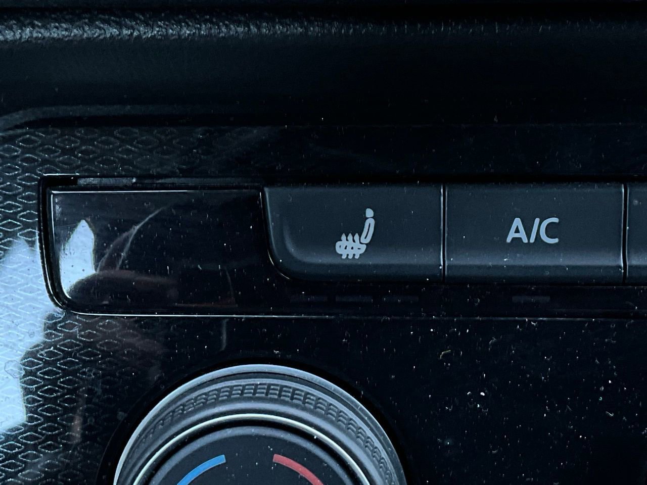 Used 2025 Volkswagen Taos S image 27