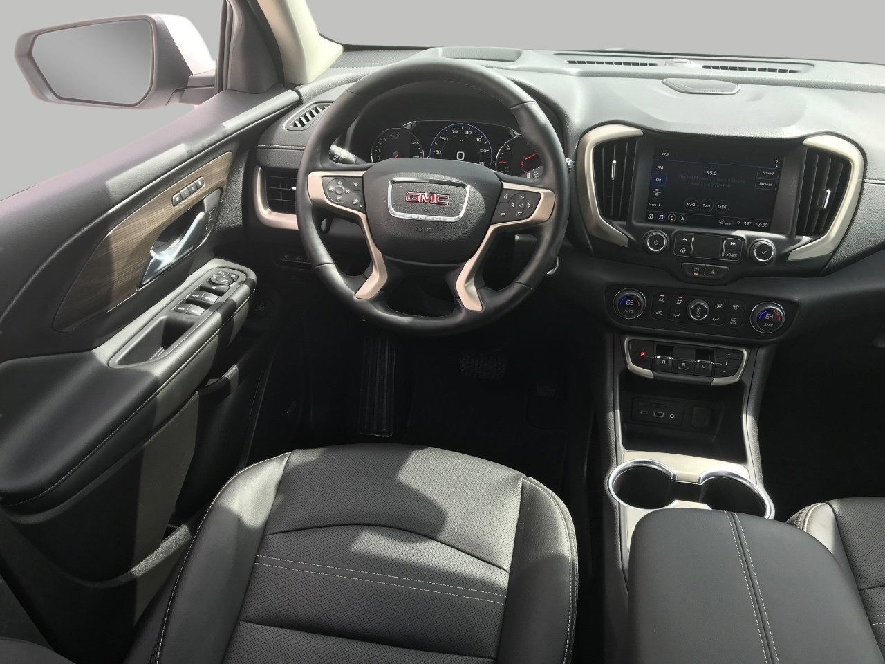 Used 2024 GMC Terrain Denali image 6