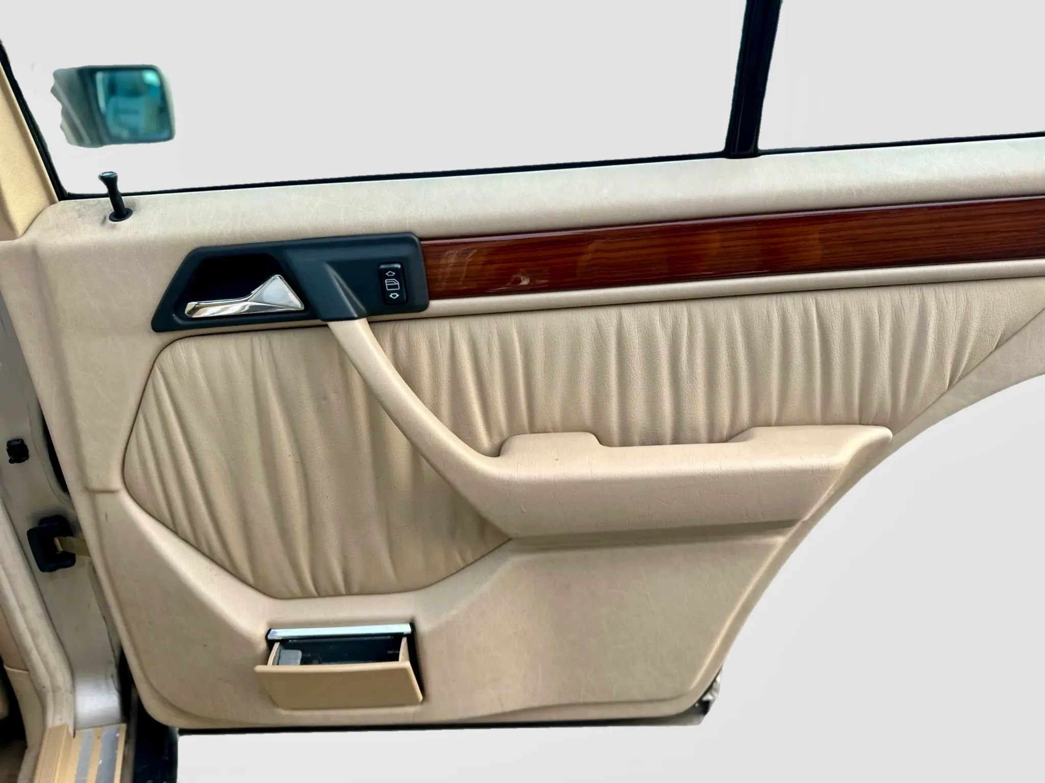 Used 1994 Mercedes-Benz E 320 Sedan image 9