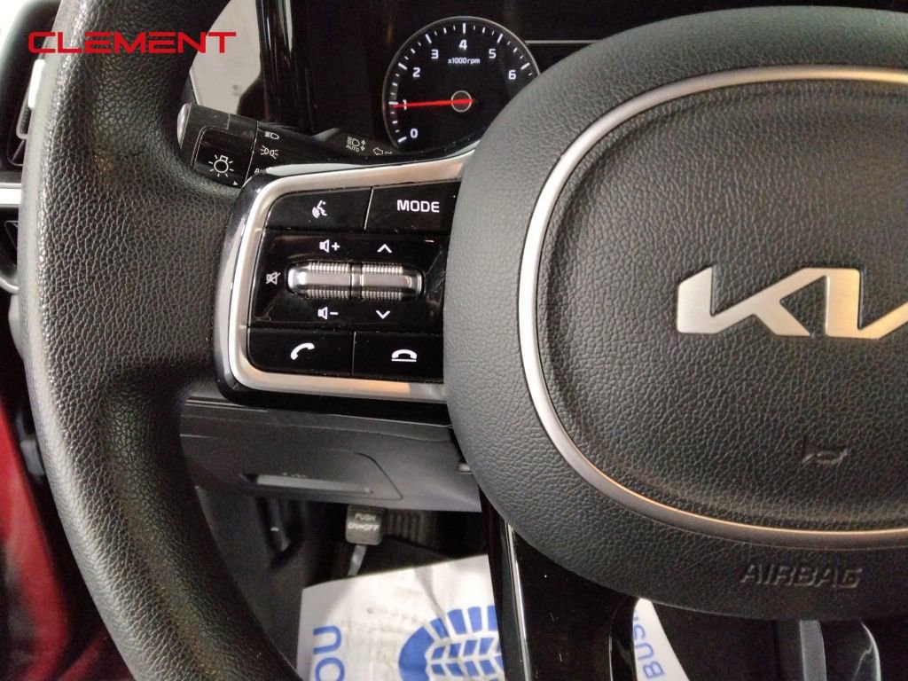 Used 2022 Kia Sorento LX image 10