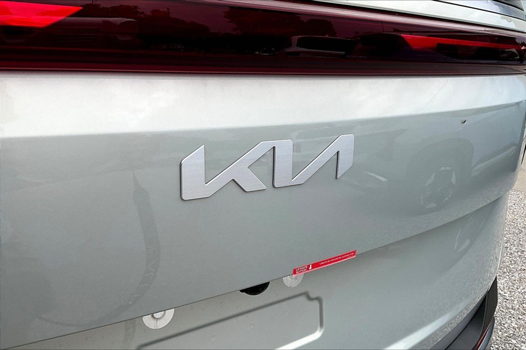 New 2027 Kia Carnival SX FWD image 9