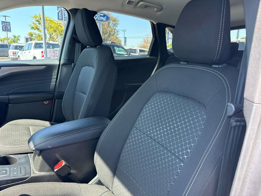Certified 2025 Ford Escape Active FWD image 25