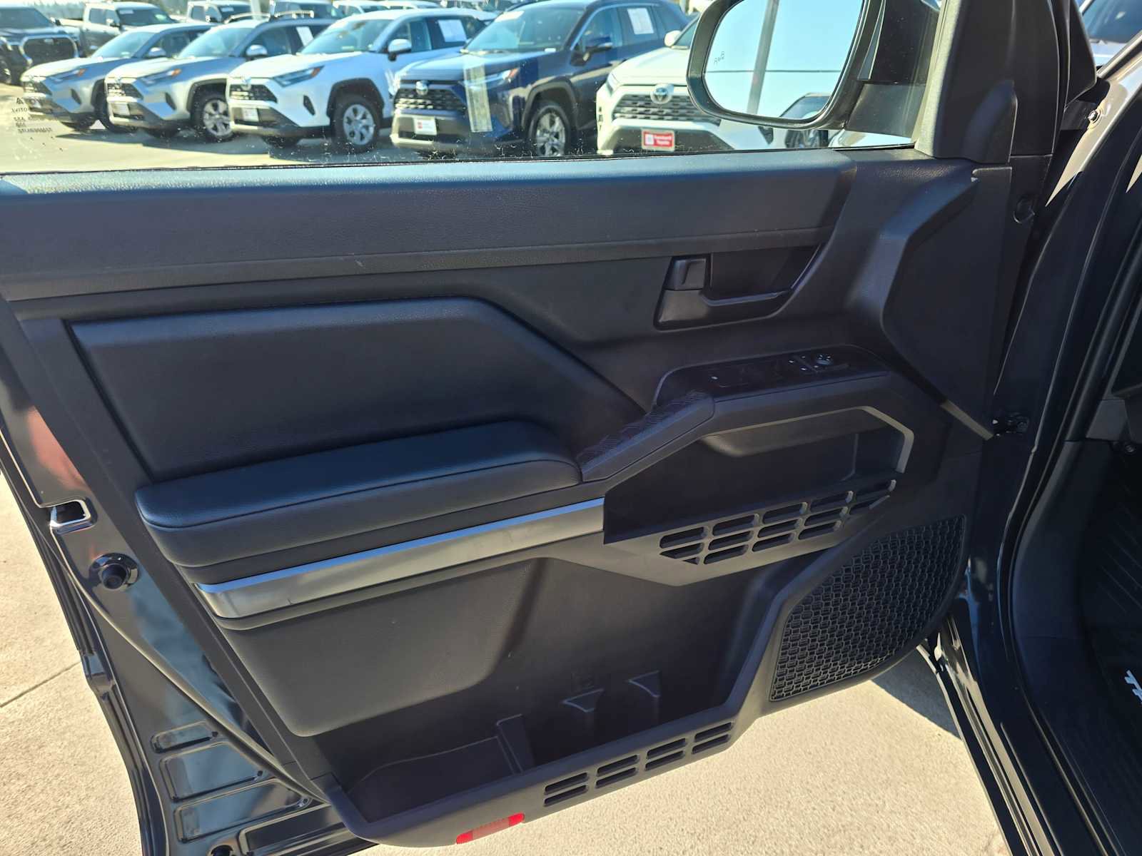 Certified 2025 Toyota Tacoma SR5 image 24