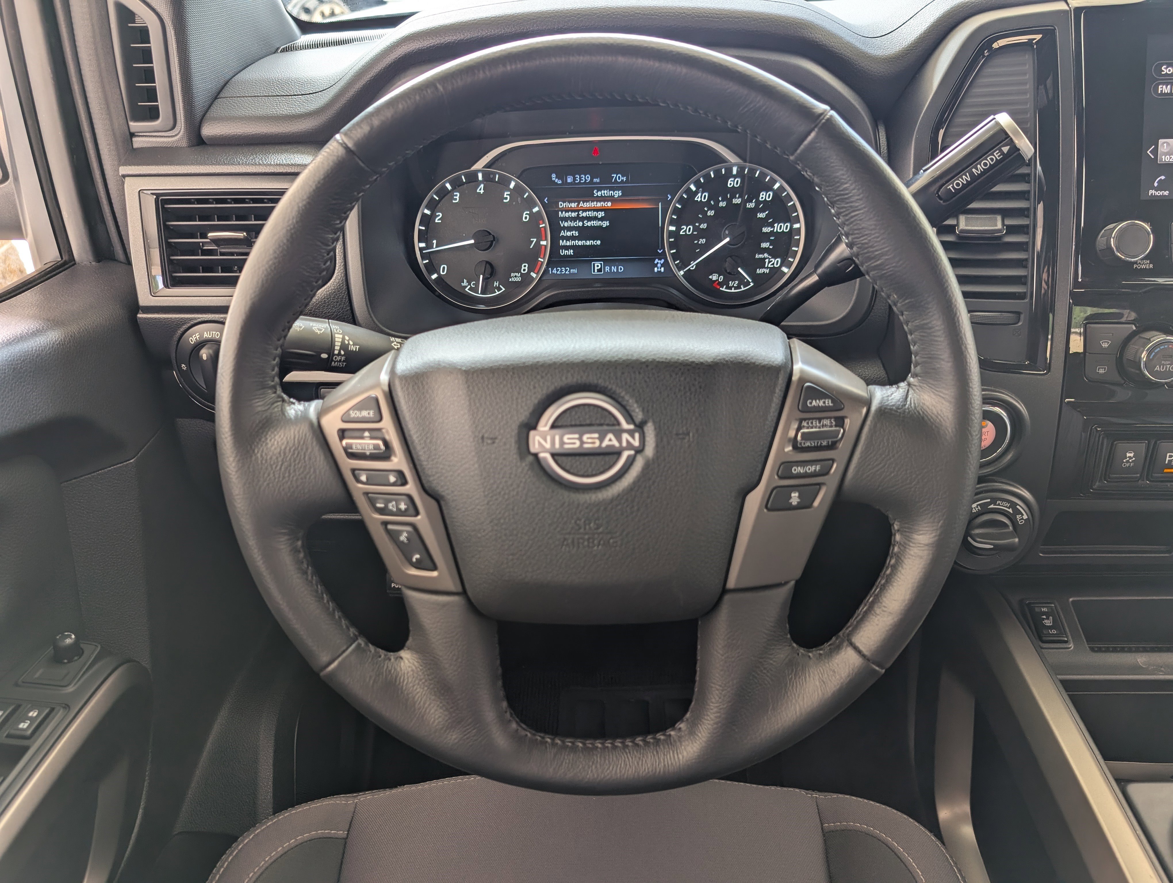 Used 2024 Nissan Titan SV w/ SV Bronze Edition Package image 23