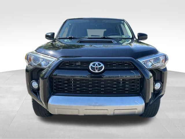 Used 2018 Toyota 4Runner TRD Off-Road AWD/4WD image 8