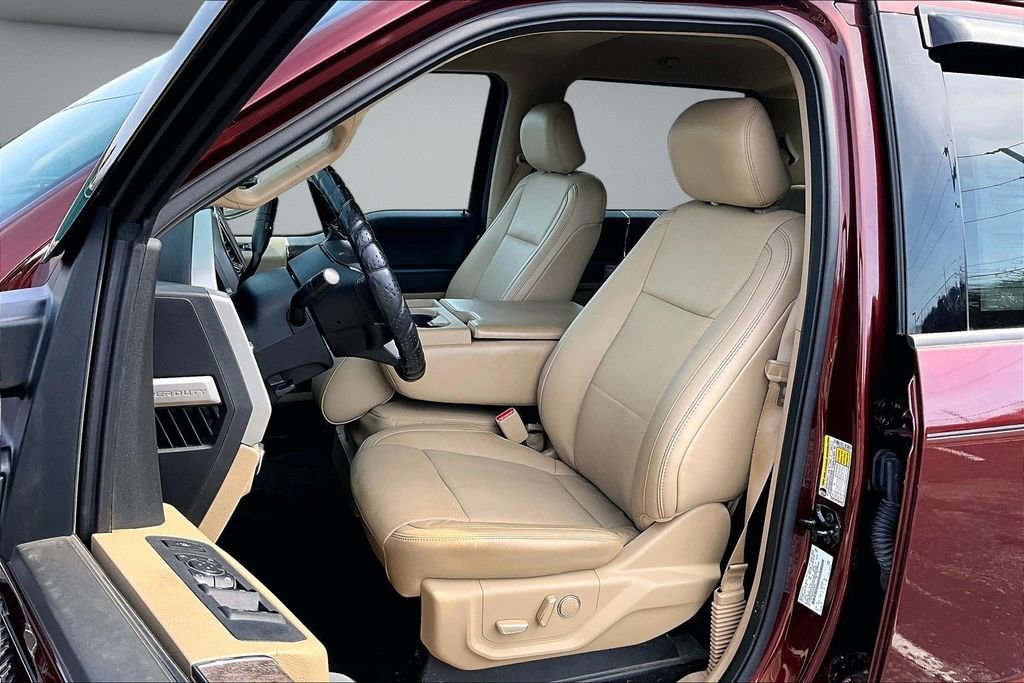 Used 2017 Ford F250 Lariat w/ Chrome Package image 19