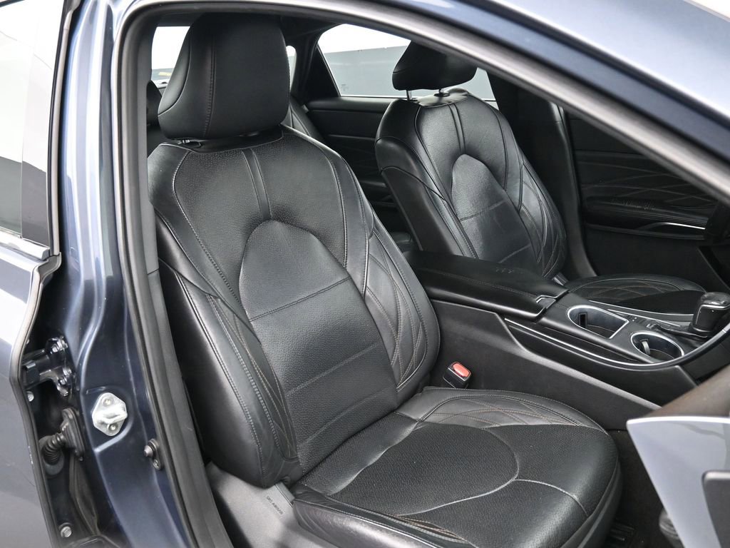 Used 2021 Toyota Avalon Limited w/ Advanced Safety Package FWD image 17