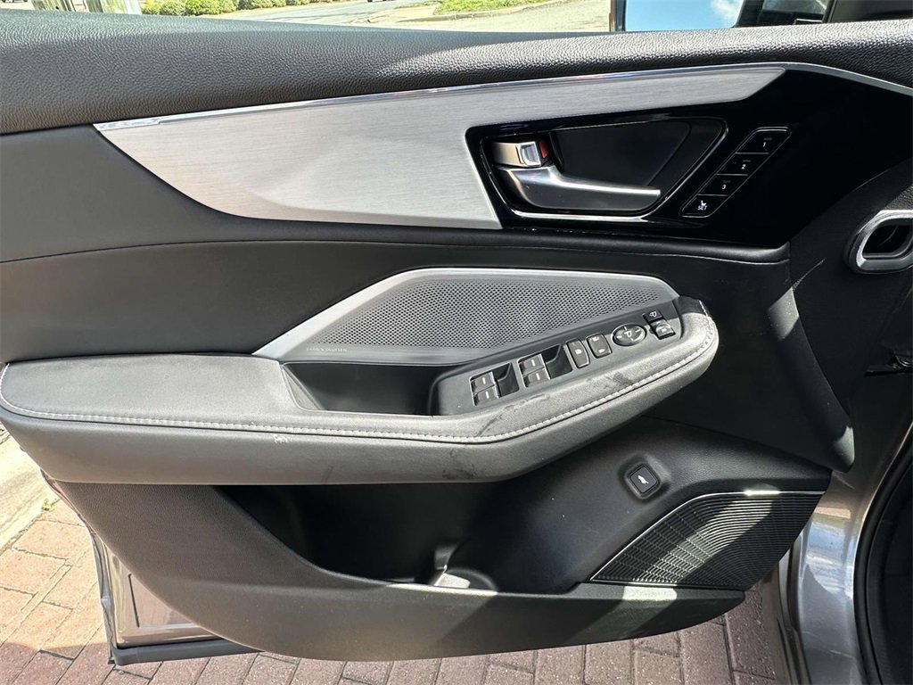 Certified 2025 Acura MDX w/ Technology Package image 24