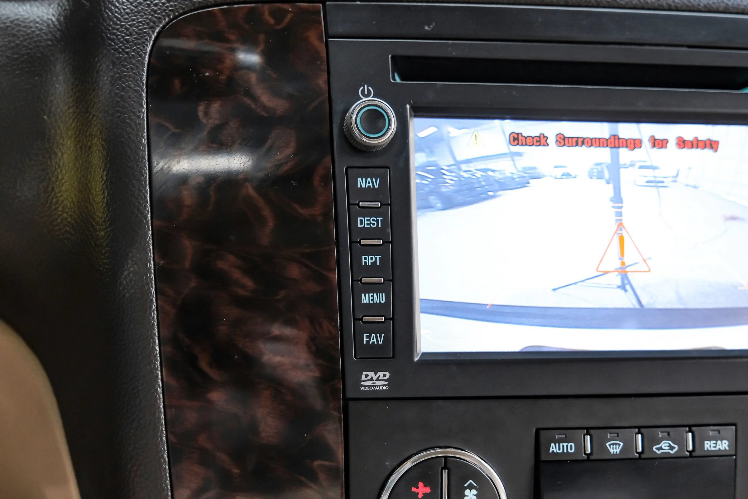Used 2014 GMC Yukon Denali RWD image 30