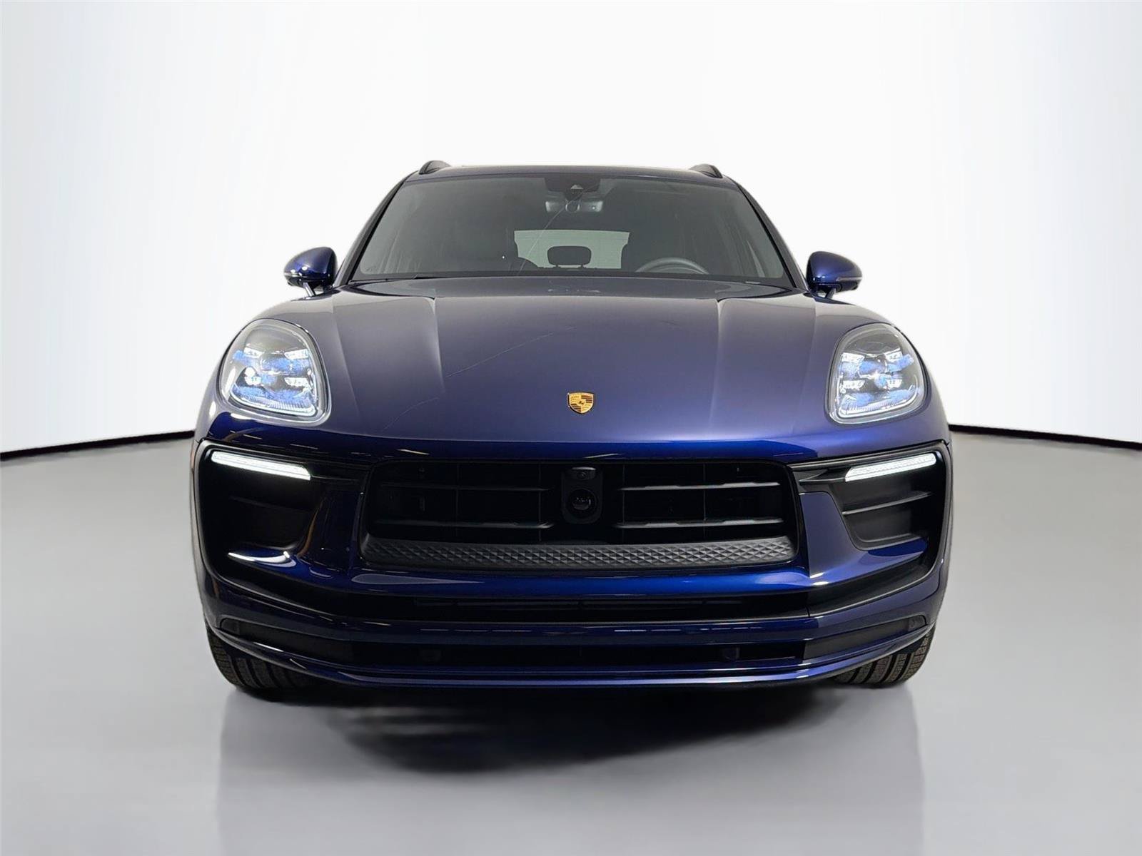 Certified 2026 Porsche Macan Turbo AWD/4WD image 10