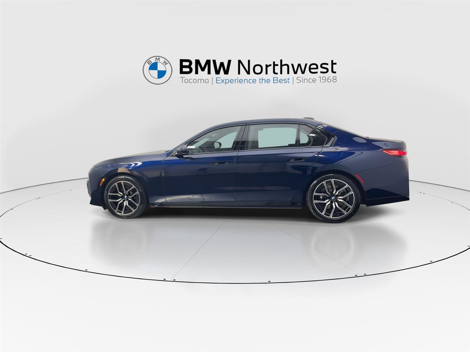 New 2026 BMW 740i xDrive w/ Executive Package image 11
