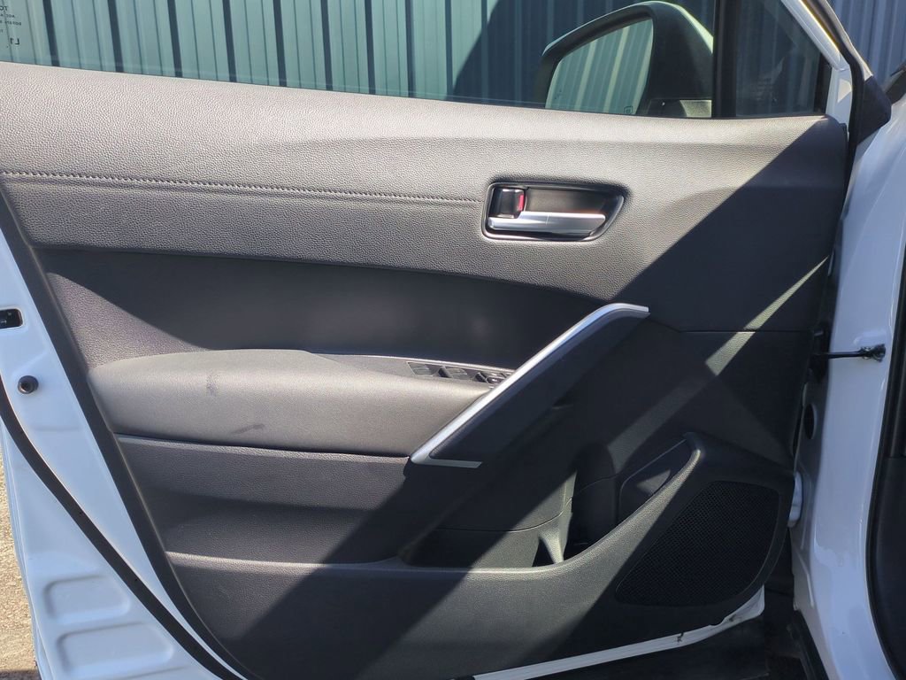 Used 2024 Toyota Corolla Cross XSE w/ Convenience Package image 12