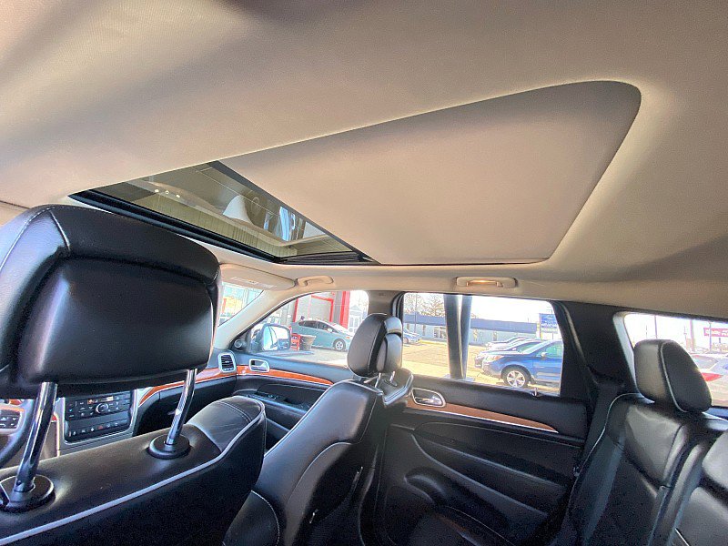 Used 2013 Jeep Grand Cherokee Overland image 16