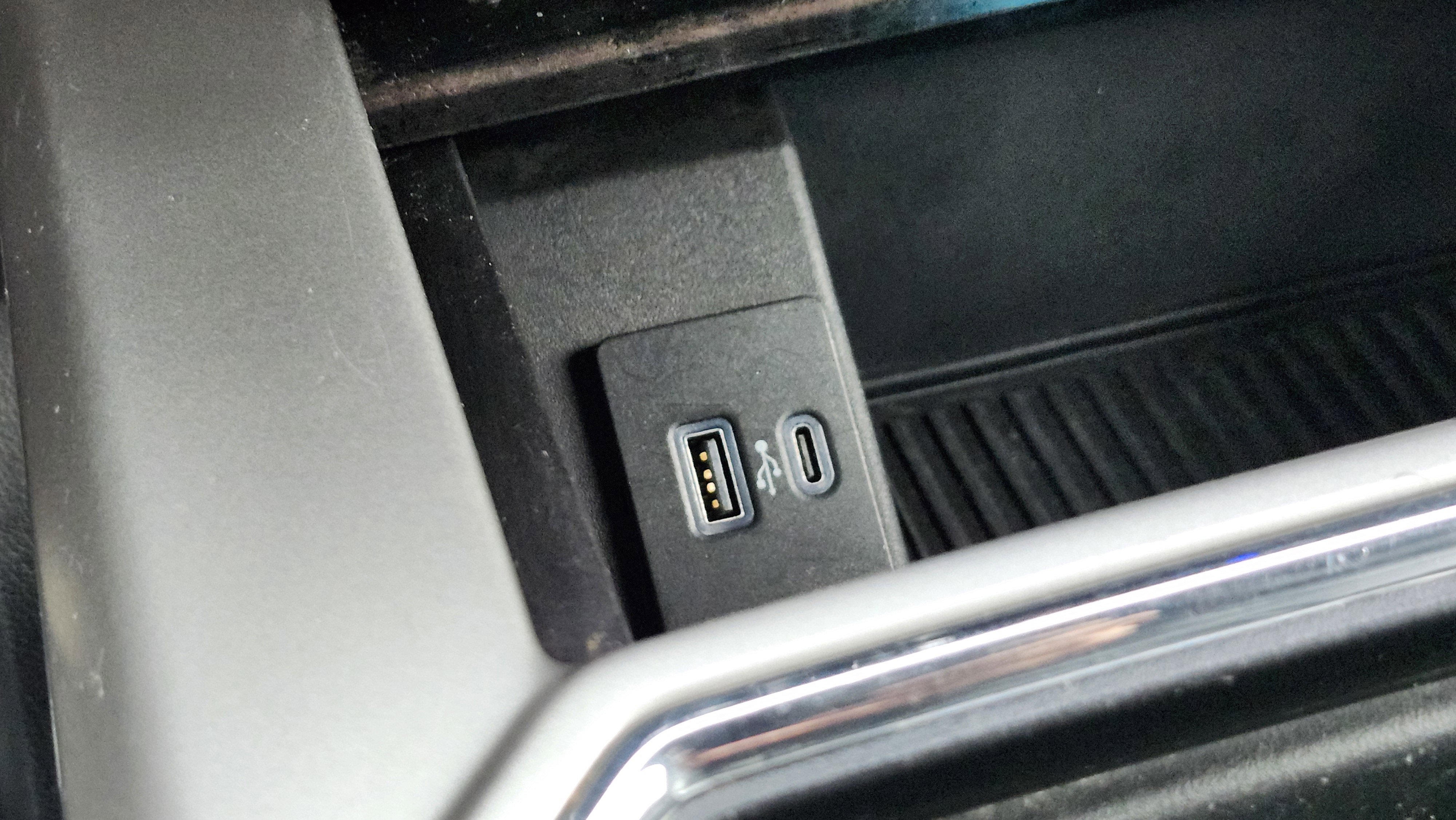 Used 2022 Ford F350 Lariat w/ Chrome Package image 36