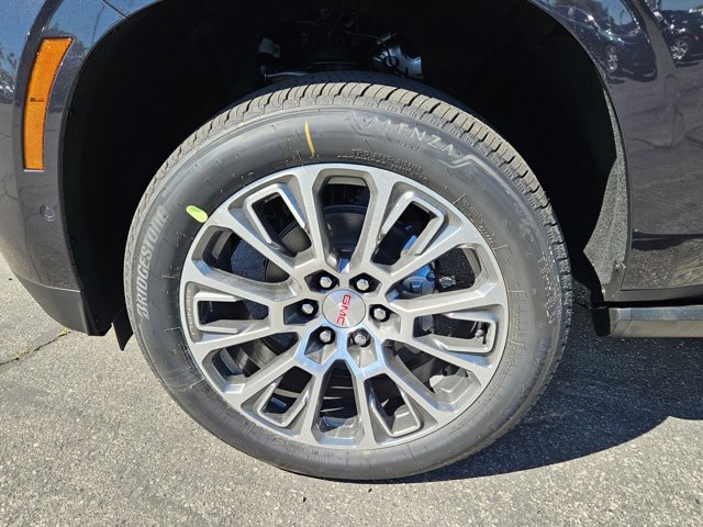 New 2026 GMC Yukon XL Denali w/ Denali Reserve Package image 10