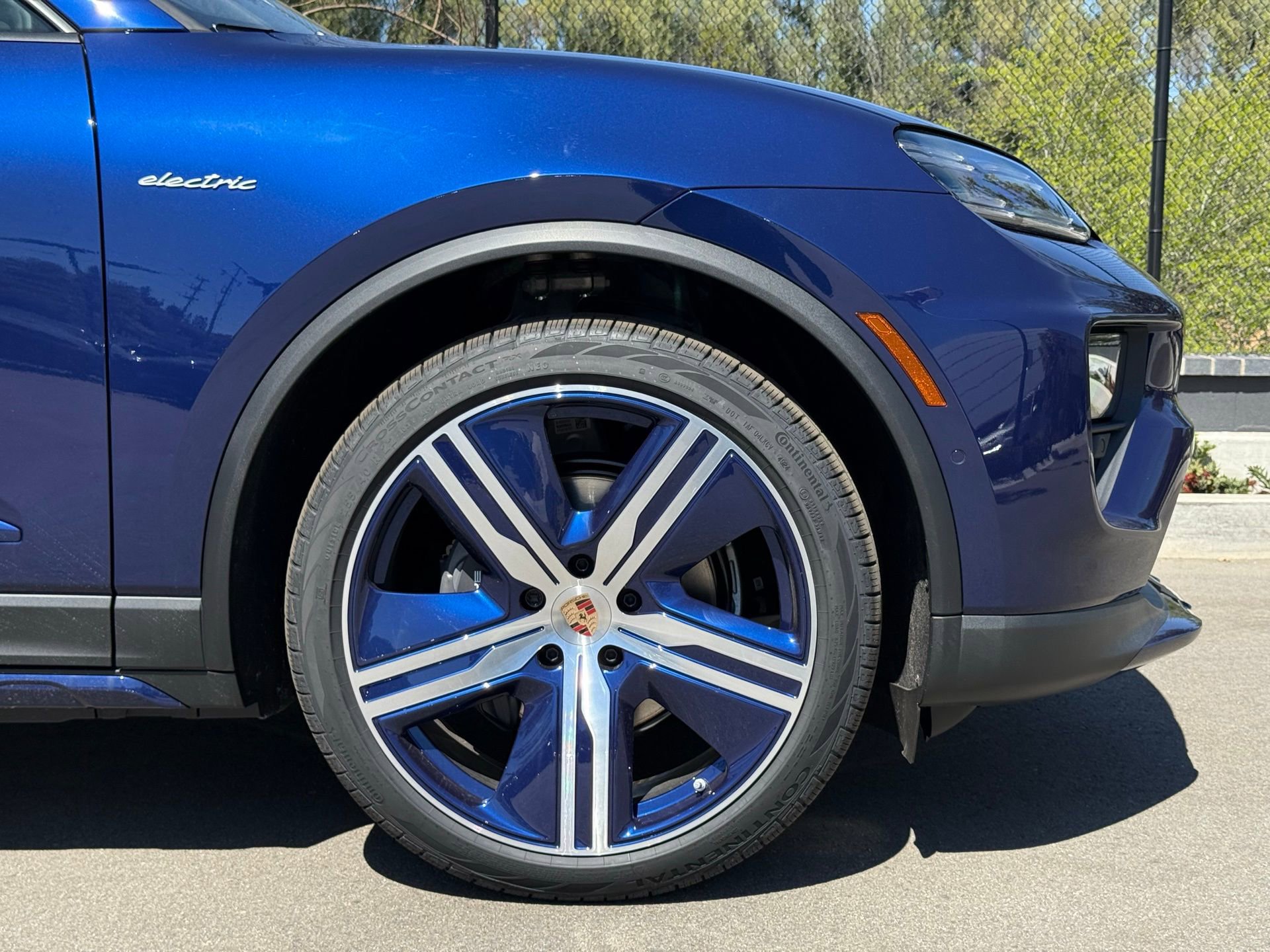 Used 2025 Porsche Macan Electric image 12