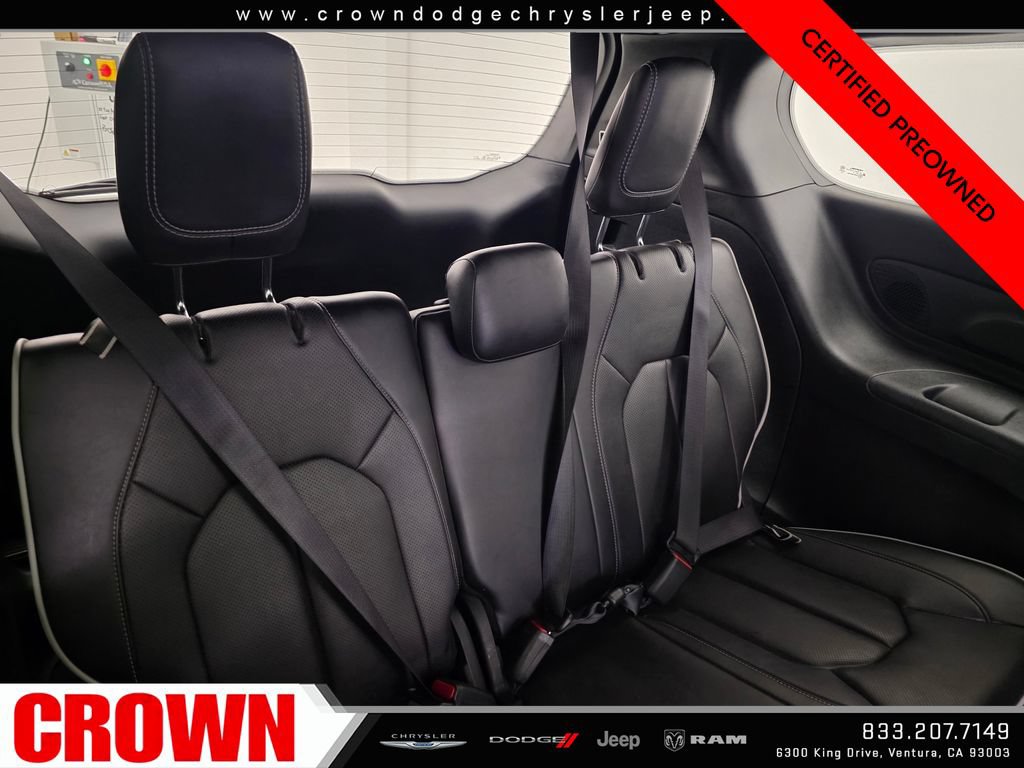 Used 2026 Chrysler Pacifica Limited w/ S Appearance Package FWD image 10