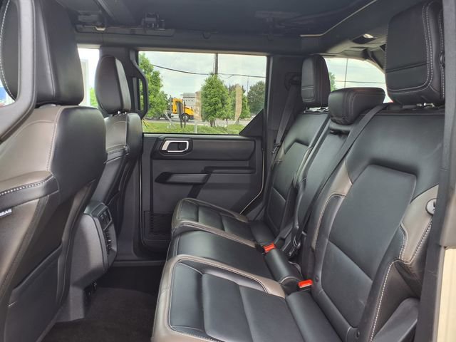 Used 2025 Ford Bronco Outer Banks image 17