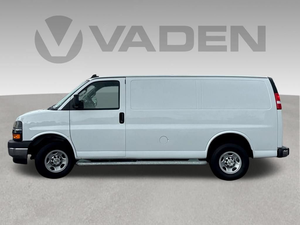Used 2024 Chevrolet Express 2500 w/ Driver Convenience Package RWD image 19