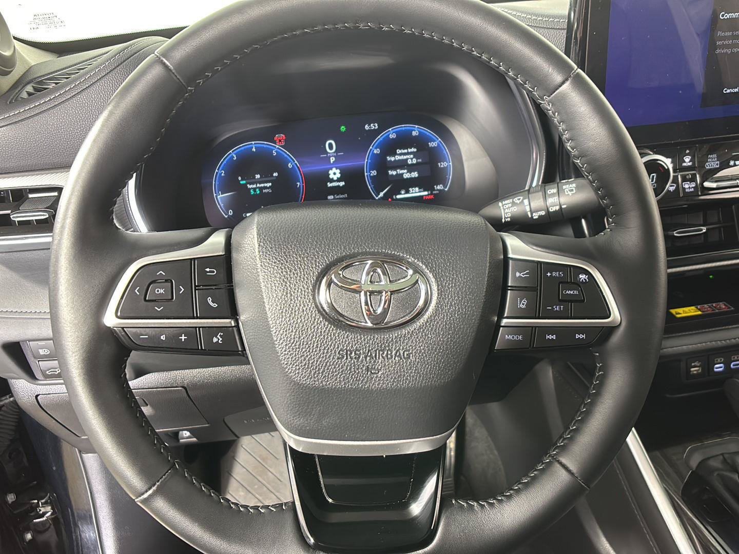 Used 2025 Toyota Highlander Platinum AWD/4WD image 22