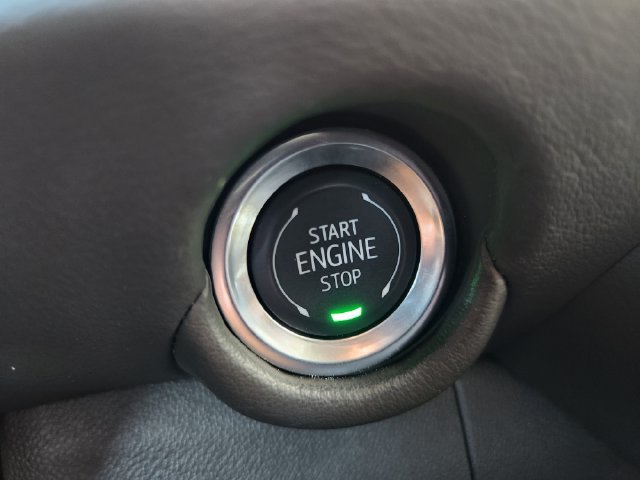 Used 2025 Chevrolet Suburban LT w/ Comfort Package AWD/4WD image 7