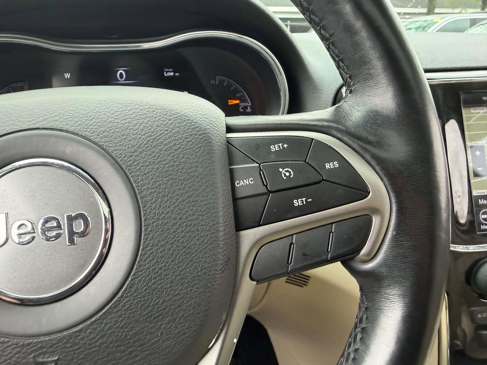 Used 2021 Jeep Grand Cherokee Limited AWD/4WD image 29