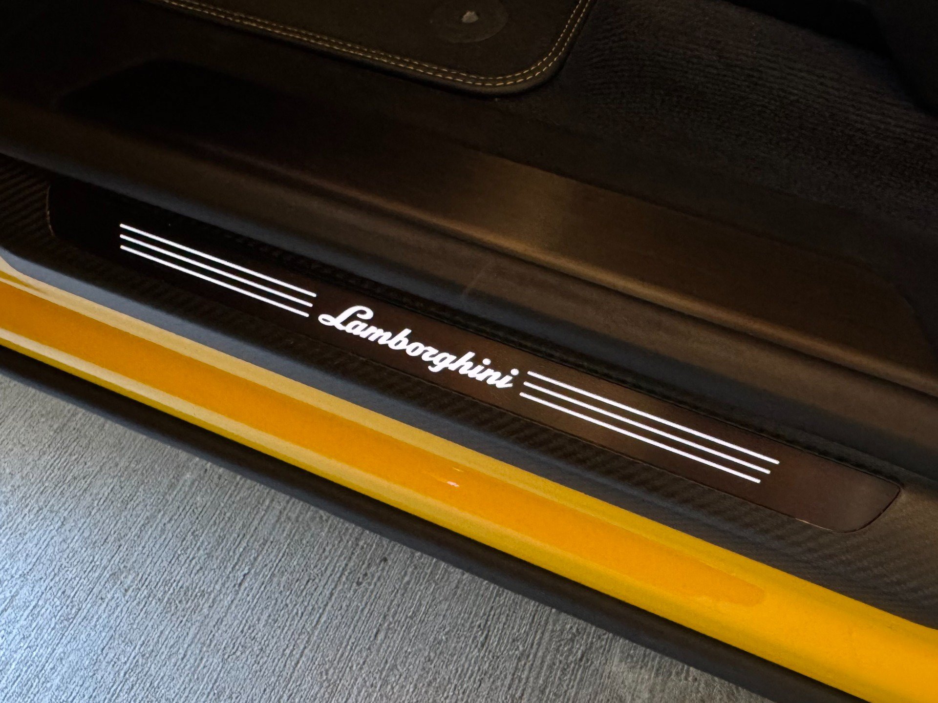 Used 2023 Lamborghini Urus Performante AWD/4WD image 81