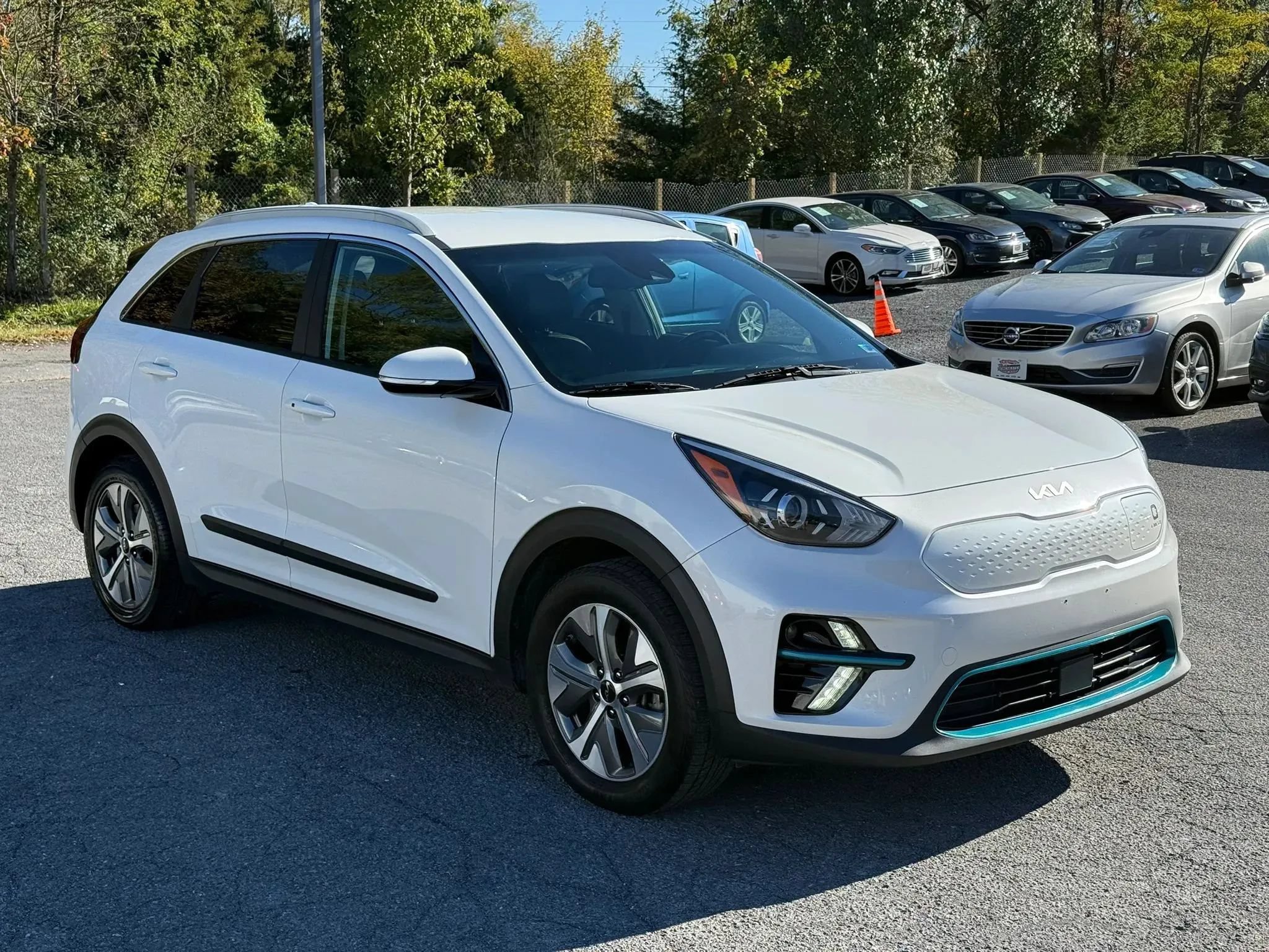 Used 2022 Kia Niro EX w/ Cold Weather Package FWD image 7