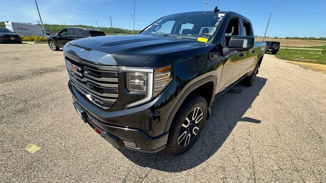 Used 2024 GMC Sierra 1500 AT4 AWD/4WD image 7