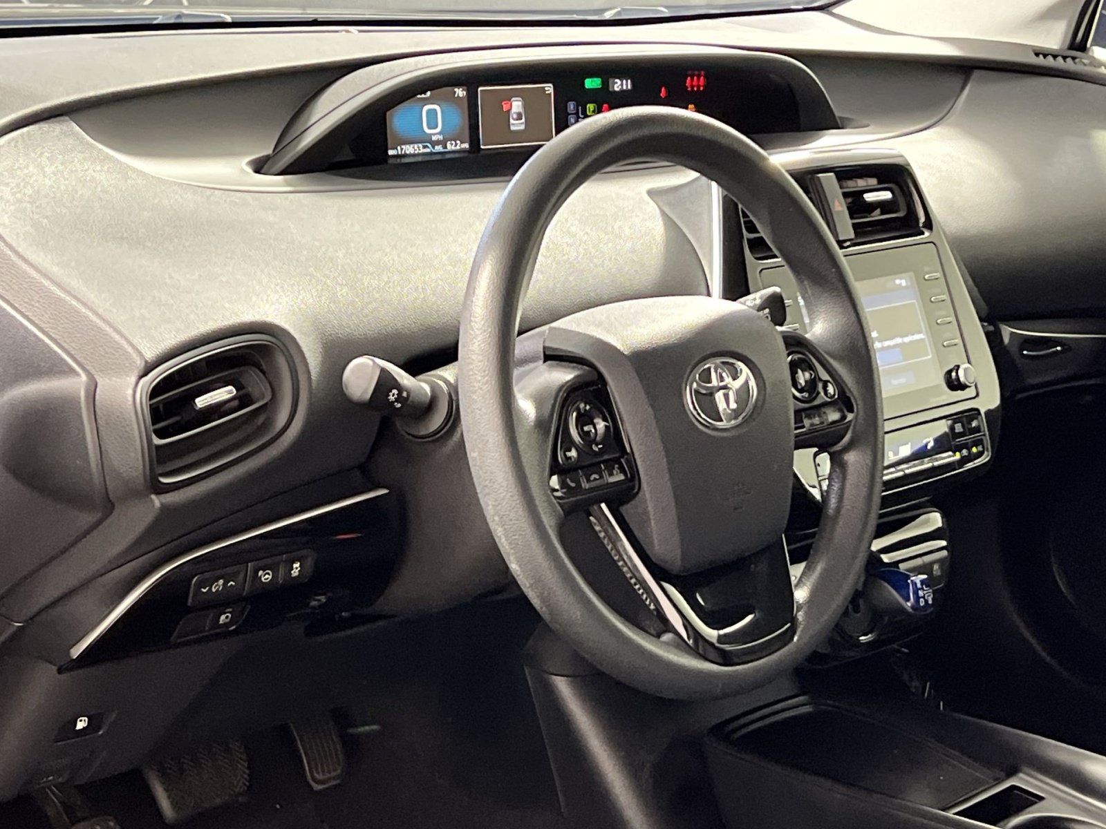 Used 2021 Toyota Prius LE w/ Carpet Mat Package (TMS) FWD image 16